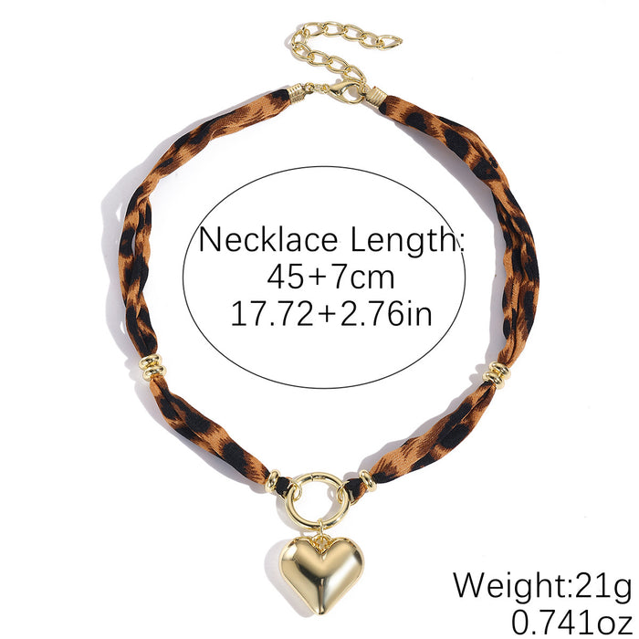Wholesale Advanced leopard print necklace, fashionable and niche design, collarbone chain