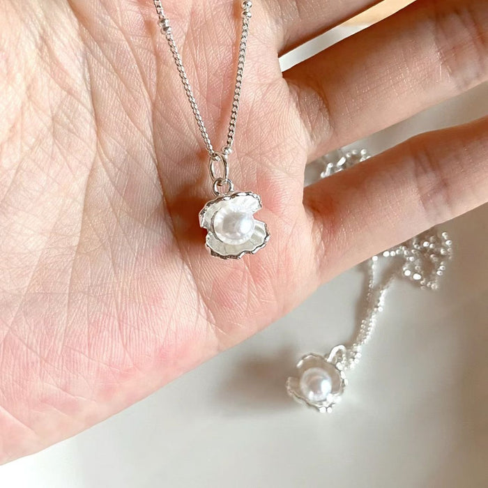 Wholesale shell pearl necklace women's clavicle chain niche high-end simple design washable