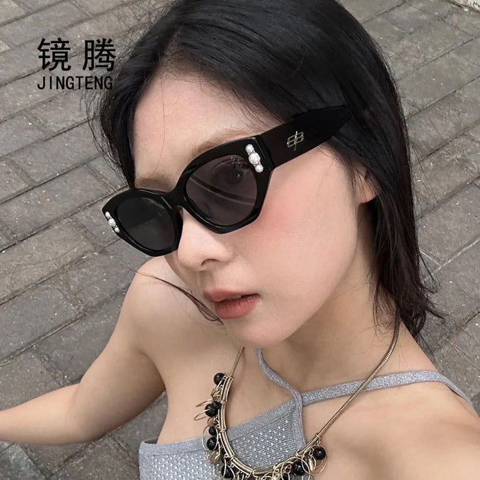 Wholesale New cat eye sunglasses with a high-end and elegant feel, pearl style sunglasses with UV protection