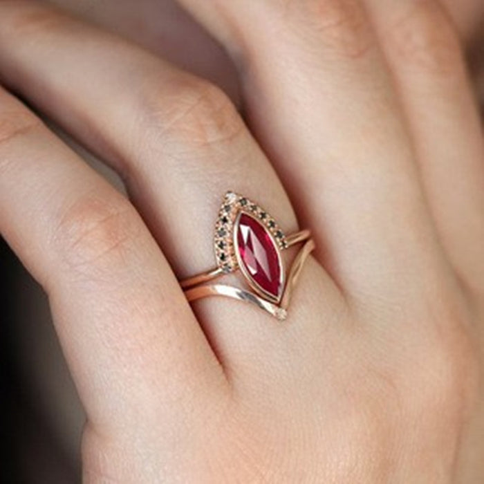 Wholesale Simple natural diamond red inlaid black diamond two-piece ring set