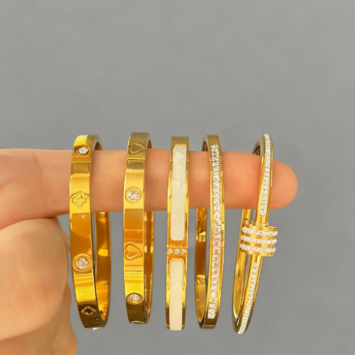 Wholesale Titanium steel versatile and high-end bracelet set