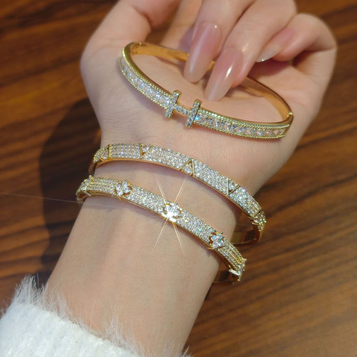 Wholesale Letter Flower Bracelet Light Luxury Bracelet Flash Jewelry for Women