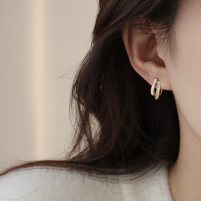 Wholesale Ear clip double-layer earrings with a cool and elegant style, earrings without ear holes, women's light luxury