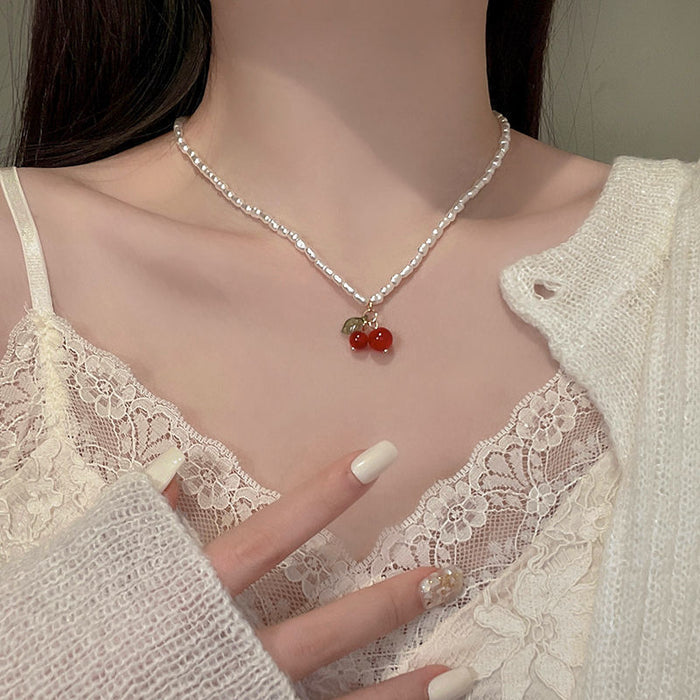 Wholesale New retro style collarbone chain, light luxury style pearl necklace, exquisite bow, heart-shaped necklace