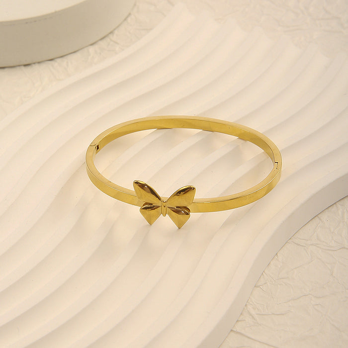Wholesale Popular retro personalized stainless steel butterfly bracelet, simple and high-end photosensitive surface, wholesale of hand accessories
