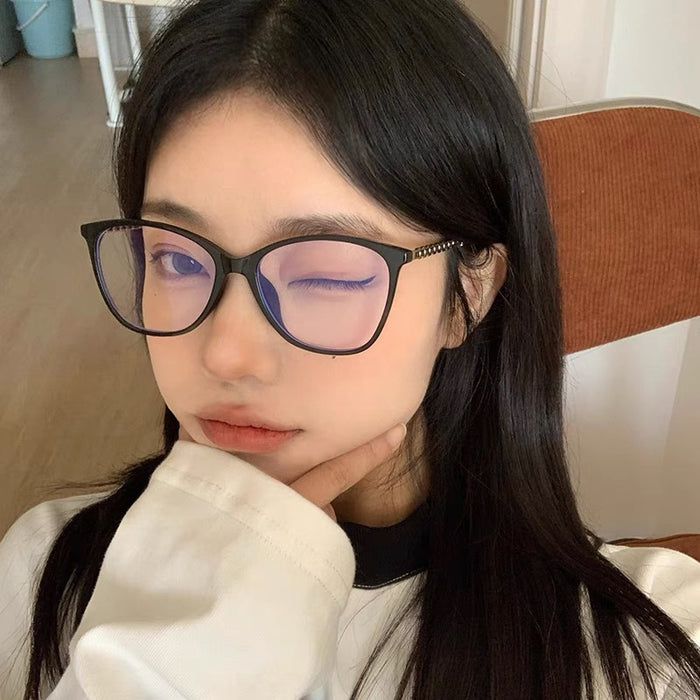 Wholesale Retro cat eye frame can be paired with myopia round face ultra light anti blue light black frame eyes