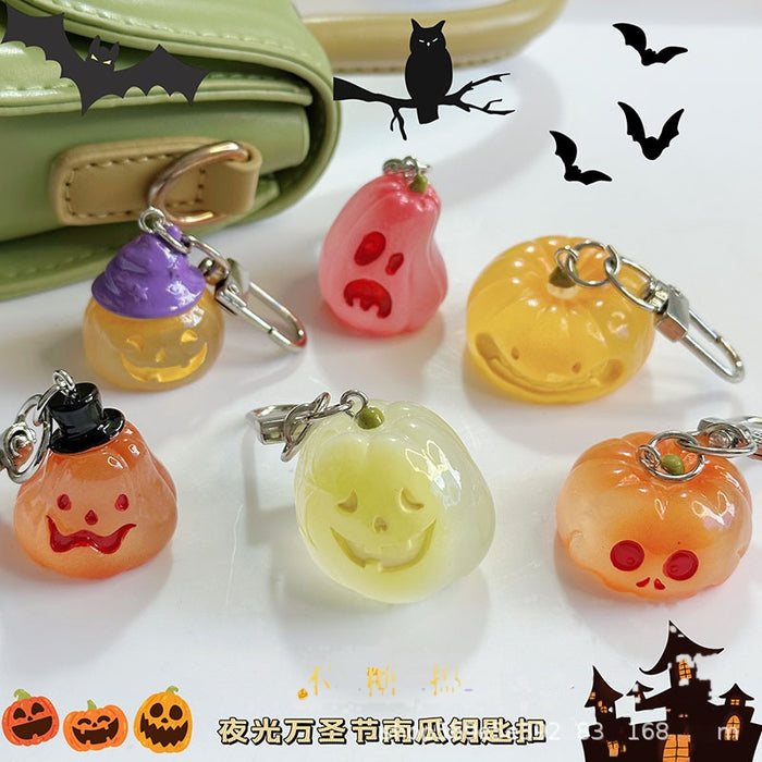 Wholesale Novelty  Pumpkin Pendant Keychain Glow In The Dark Resin Black Hat Design Bag And Earphone Case Charm Gift For Students And Couples
