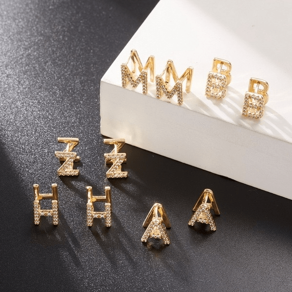 Wholesale Gold 26 Letter Zircon Stud Earrings JDC-ES-GM005 Earrings 冈麦 Wholesale Jewelry JoyasDeChina Joyas De China