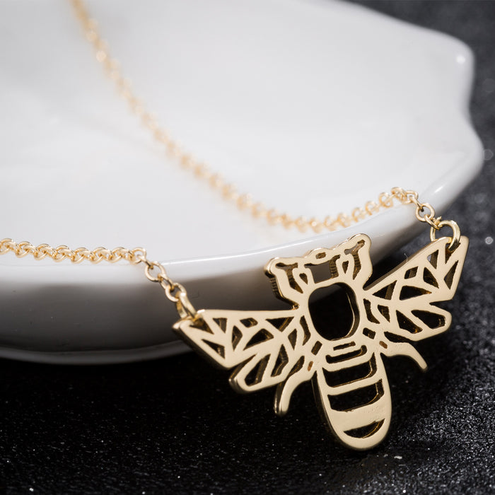 Wholesale Necklaces Stainless Steel Hollow Bee JDC-NE-SS027