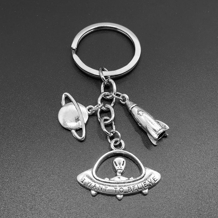 Wholesale Spaceship Rocket Alien Astronaut Zinc Alloy Keychain MOQ≥2 JDC-KC-GSCT001