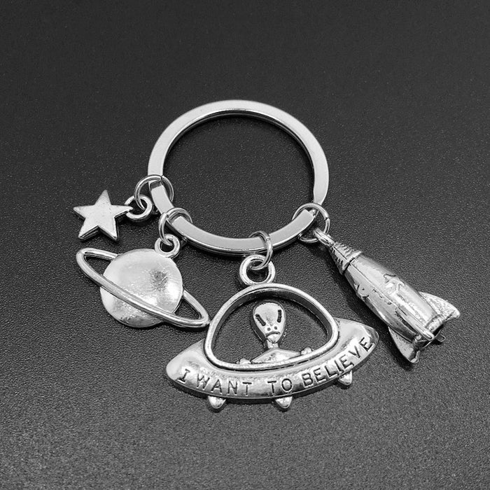 Wholesale Spaceship Rocket Alien Astronaut Zinc Alloy Keychain MOQ≥2 JDC-KC-GSCT001