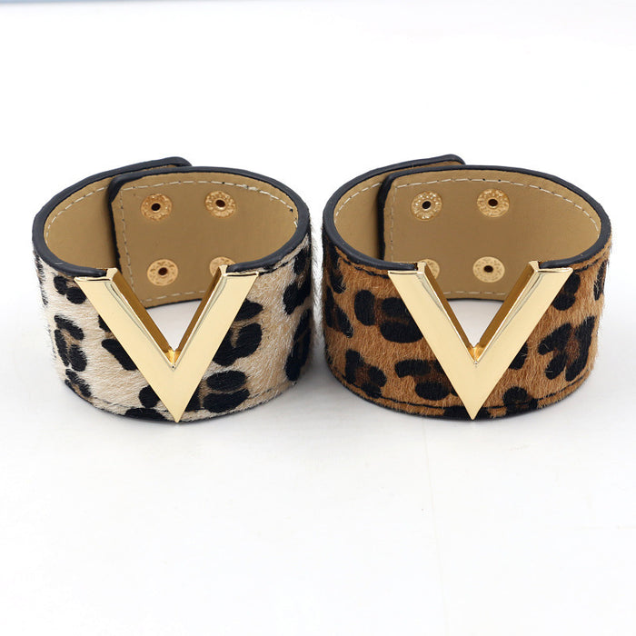 Jewelry WholesaleWholesale PU Faux Leather Leopard Print Wide Bracelet MOQ≥2 JDC-BT-KN007 Bracelet 酷牛 %variant_option1% %variant_option2% %variant_option3%  Factory Price JoyasDeChina Joyas De China