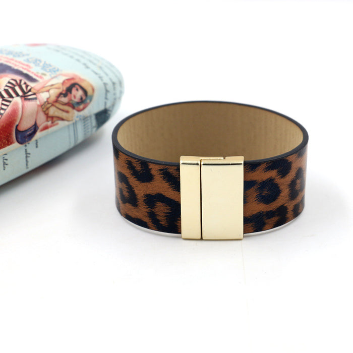 Jewelry WholesaleWholesale wide leather leopard print magnetic clasp bracelet JDC-BT-KN006 Bracelet 酷牛 %variant_option1% %variant_option2% %variant_option3%  Factory Price JoyasDeChina Joyas De China