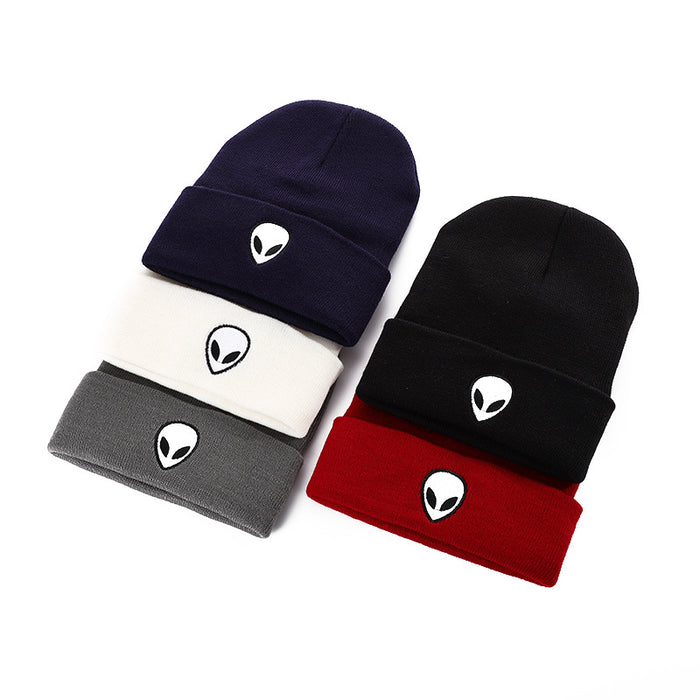 Wholesale knitted hat dome autumn and winter knitted woolen hat alien embroidered hat MOQ≥2 JDC-FH-YueH008