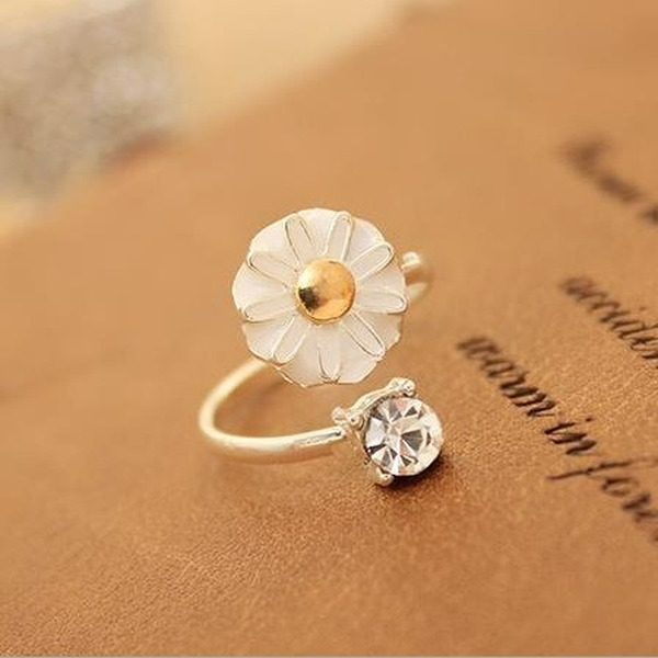 Jewelry WholesaleWholesale Daisy Flower Alloy Silver Plated Rhinestone Ring JDC-RS-RL046 Rings 瑞列 %variant_option1% %variant_option2% %variant_option3%  Factory Price JoyasDeChina Joyas De China