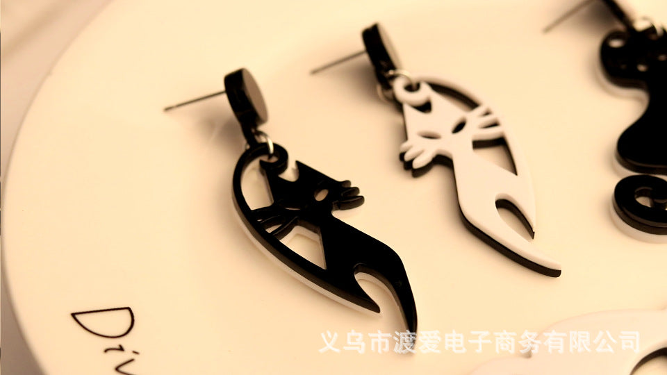 Wholesale cat acrylic earrings black and white asymmetric earrings animal MOQ≥2 JDC-ES-DUAI028