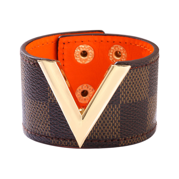 Wholesale Bracelet Large Wide Leather V-shaped Plaid Bracelet PU Leather Jewelry (F) JDC-BT-QiN005