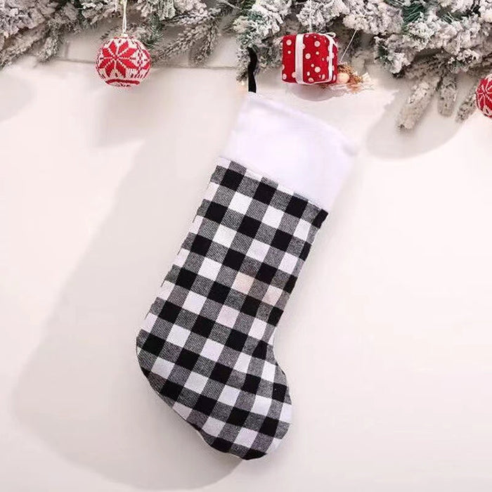 Wholesale Gift Bags Linen Christmas Socks Red and Black Plaid Children's Candy Bags MOQ≥2 JDC-GB-MinG003