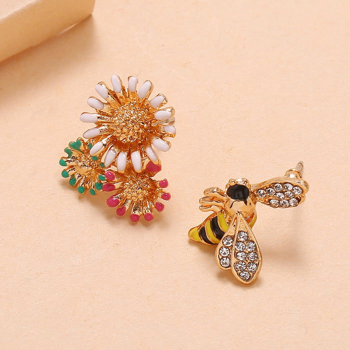 Jewelry WholesaleWholesale asymmetrical flowers small bee alloy stud earrings JDC-ES-KaiQ024 Earrings 凯庆 %variant_option1% %variant_option2% %variant_option3%  Factory Price JoyasDeChina Joyas De China