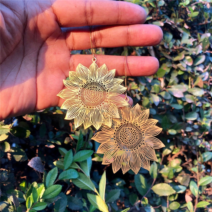 Wholesale Earrings Metal Hollow Sunflower Pendant MOQ≥2 JDC-ES-TingYue011