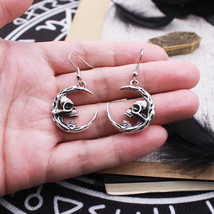 Wholesale Earrings Alloy Retro Skull Crescent MOQ≥2 JDC-ES-Zhuyue002