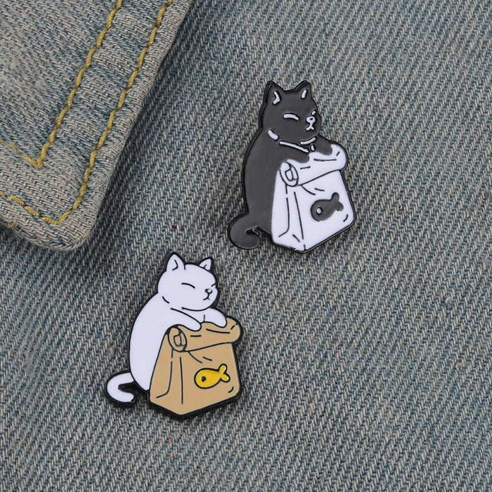 Wholesale cute black and white cat animal badge cartoon cat and cat alloy accessories brooch JDC-BC-QiH003