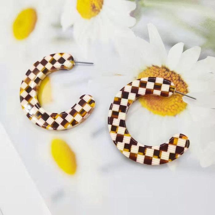 Wholesale Checkerboard C Shape Resin Earrings MOQ≥5 JDC-ES-OuZhe002