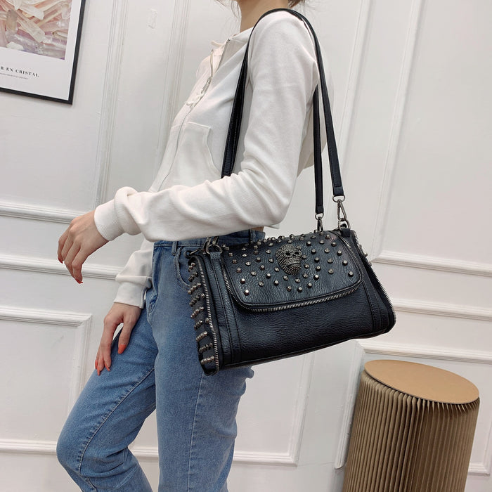 Wholesale Shoulder Bag PU Skull Rivet Pillow Bag Diagonal Cross MOQ≥3 JDC-SD-Shangj002