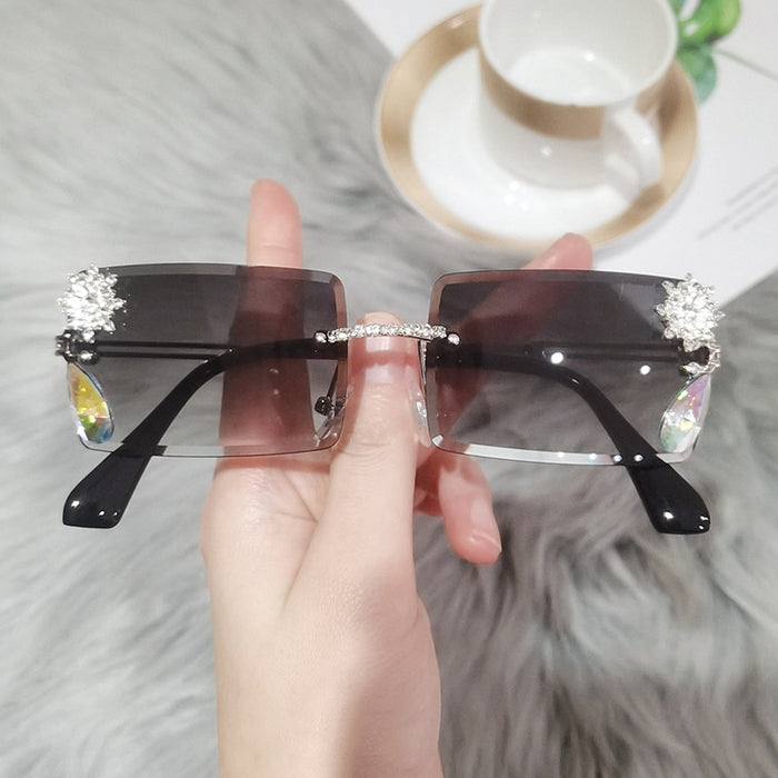 Wholesale PC Lens Diamond Small Square Sunglasses JDC-SG-XiY008