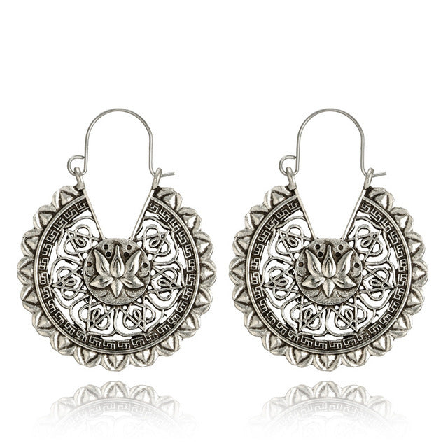 Wholesale hollow pattern ethnic style personality mandala flower earrings JDC-ES-Tjie001