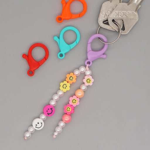 Jewelry WholesaleWholesale Boho Resin Acrylic Imitation Pearl Beaded Flower Smiley Keychain JDC-KC-Yuxz002 Keychains 煜星珠 %variant_option1% %variant_option2% %variant_option3%  Factory Price JoyasDeChina Joyas De China