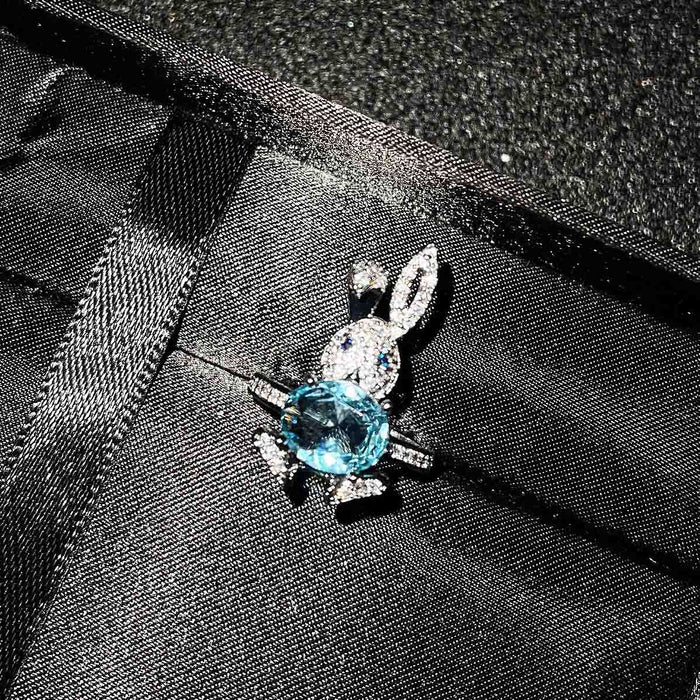 Wholesale Micro Inlaid Diamond Stud Earrings Imitation Natural Sky Blue Topaz Pendant Cute Open Rabbit Ring JDC-NE-ZhenR002