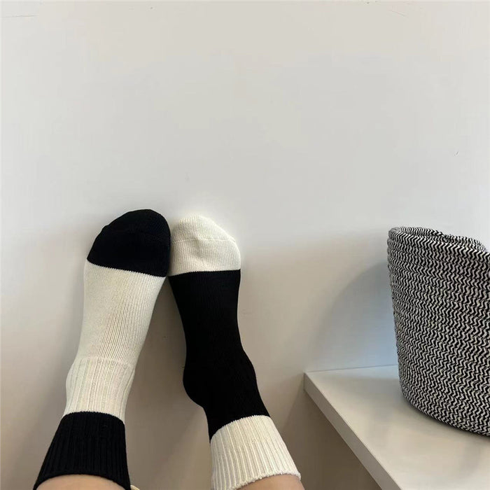 Wholesale Socks Cotton Thick Needle Black and White Colorblock Smiley JDC-SK-XuXu007