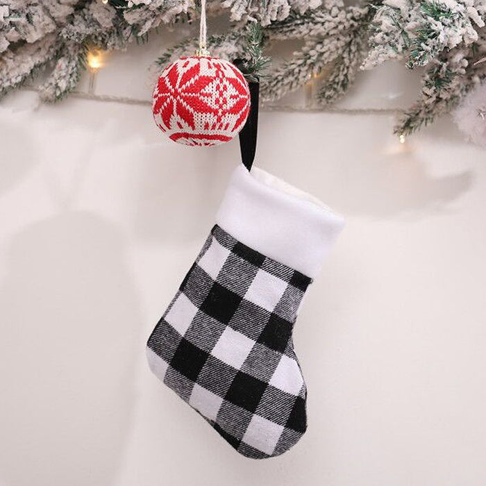 Wholesale Gift Bags Linen Christmas Socks Red and Black Plaid Children's Candy Bags MOQ≥2 JDC-GB-MinG003