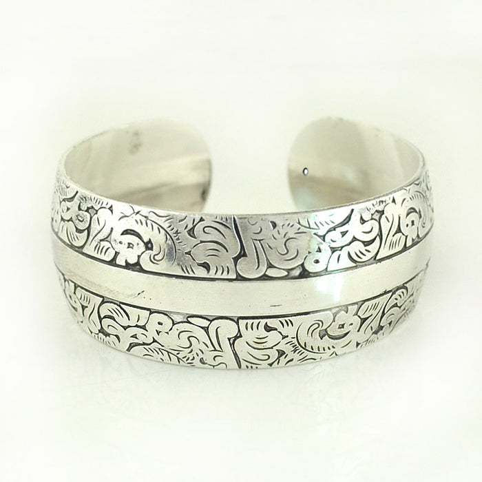 Wholesale Ancient Tibetan Silver Ornament Carved Opening Miao Silver Bracelet JDC-BT-YF007