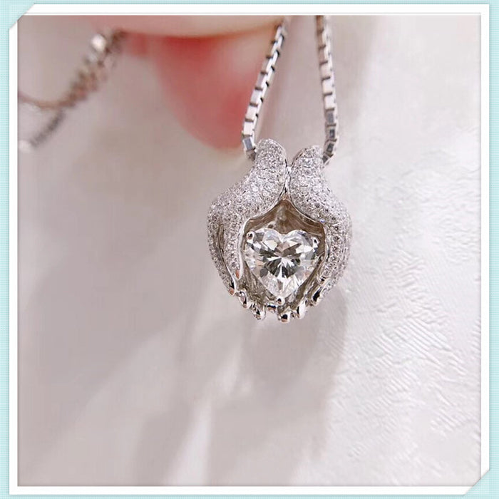 Wholesale Accessories Set Micro Zircon Hand Holding Heart Necklace  MOQ≥2 JDC-NE-CaoS041