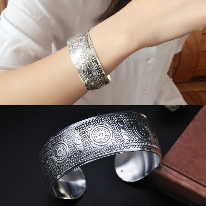 Wholesale Ancient Tibetan Silver Ornament Carved Opening Miao Silver Bracelet JDC-BT-YF007