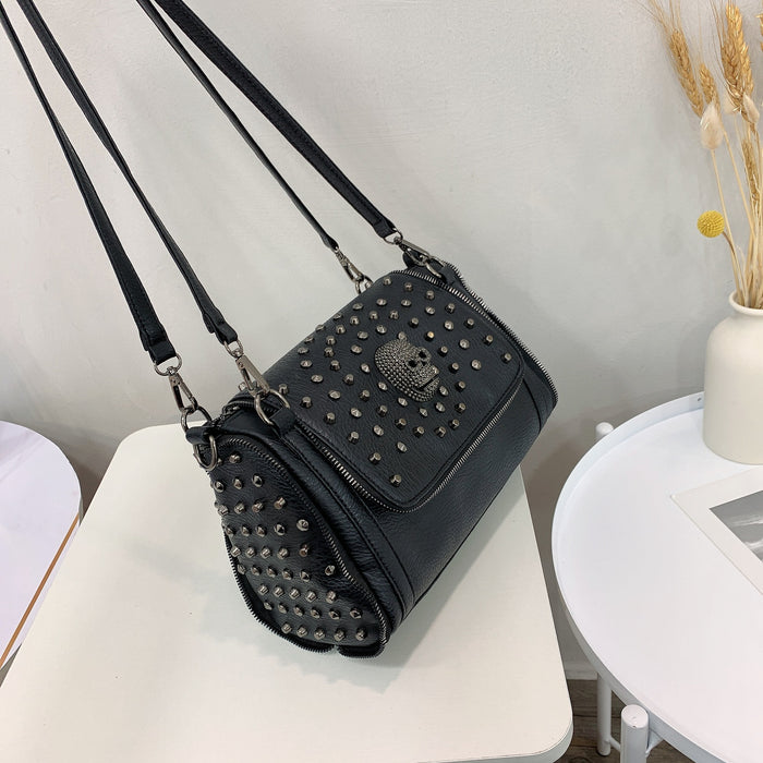 Wholesale Shoulder Bag PU Skull Rivet Pillow Bag Diagonal Cross MOQ≥3 JDC-SD-Shangj002