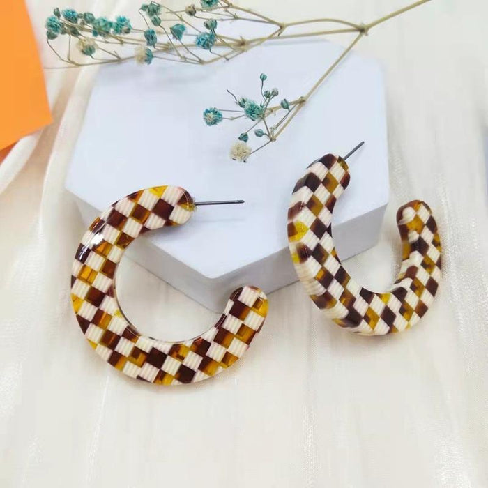 Wholesale Checkerboard C Shape Resin Earrings MOQ≥5 JDC-ES-OuZhe002