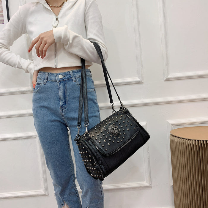 Wholesale Shoulder Bag PU Skull Rivet Pillow Bag Diagonal Cross MOQ≥3 JDC-SD-Shangj002