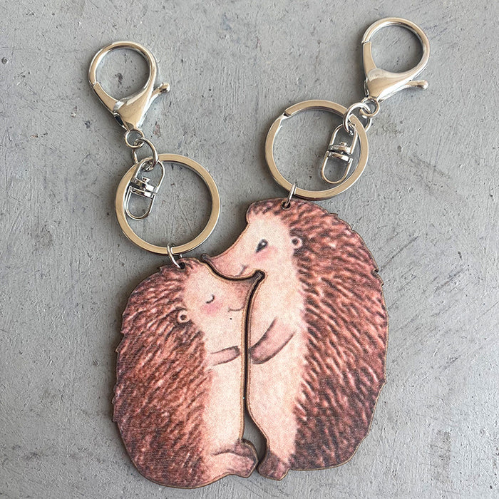 Wholesale Cat Raccoon Hedgehog Wood Keychain MOQ≥2 JDC-KC-HeYi009