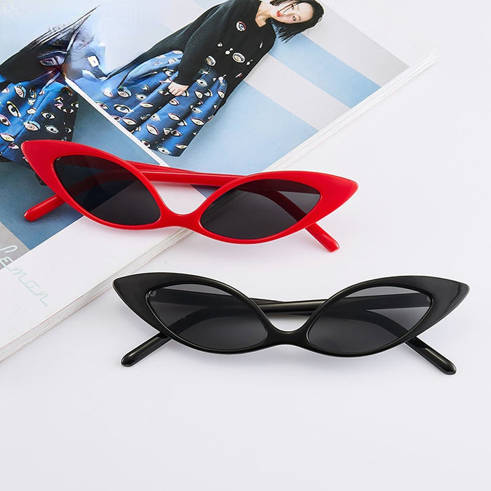 Wholesale Sunglasses PC Futuristic Cat Eye Small Frame JDC-SG-AoB008