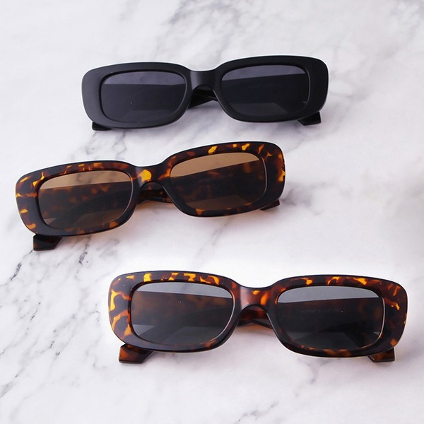 Bulk Jewelry Wholesale black resin small frame sunglasses simple square JDC-SG-KD003 Wholesale factory from China YIWU China