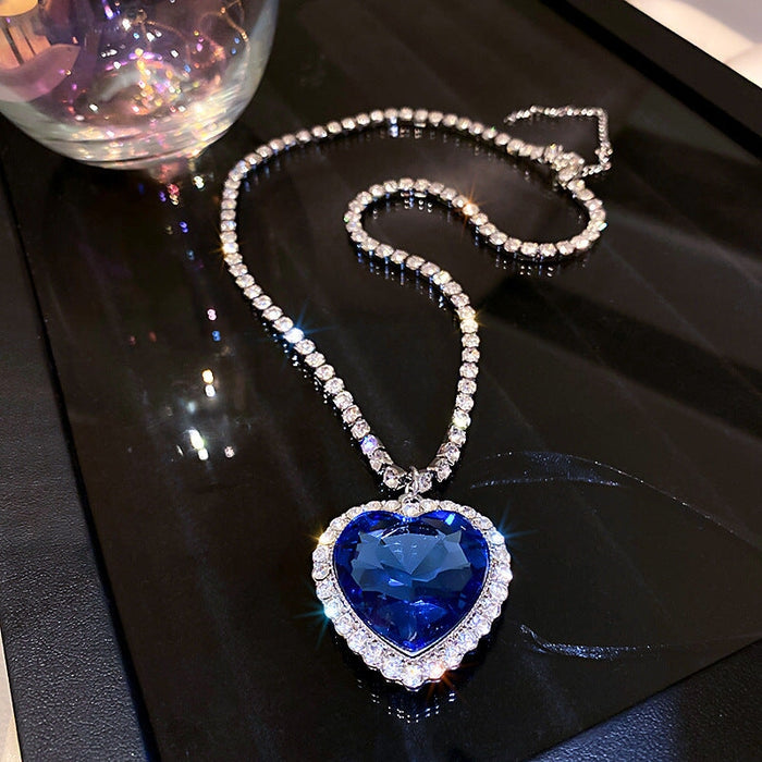 Wholesale diamond-encrusted love alloy necklace JDC-NE-BaoY007 Necklaces 宝钰 Wholesale Jewelry JoyasDeChina Joyas De China