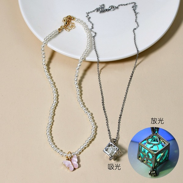 Wholesale Electroplated Alloy Moonstone Pearl Butterfly Necklace JDC-NE-YF204 Necklaces 友菲 Wholesale Jewelry JoyasDeChina Joyas De China