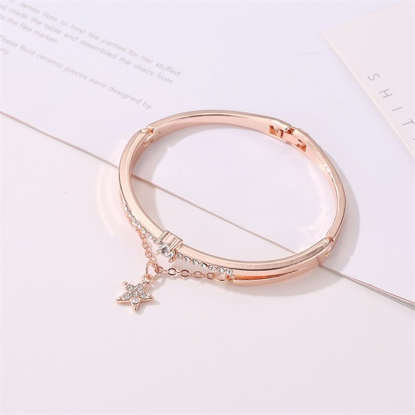 Bulk Jewelry Wholesale gold alloy five-pointed star diamond bracelet JDC-BT-D453 Wholesale factory from China YIWU China