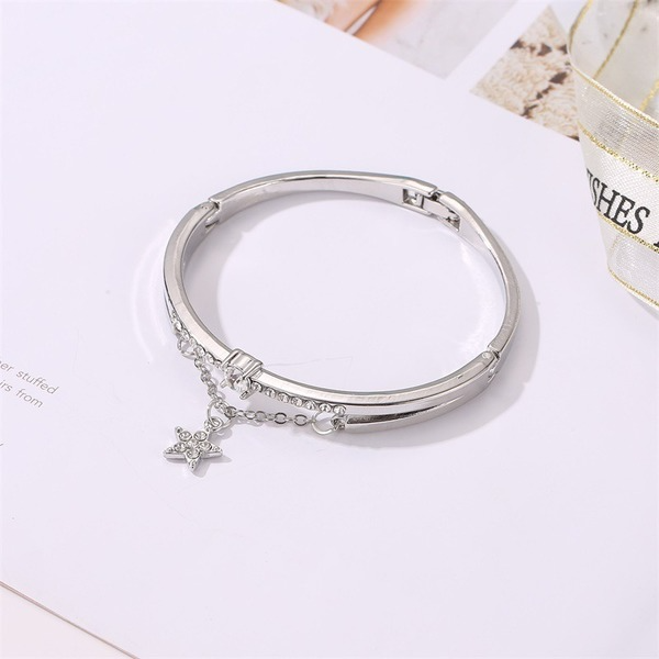 Bulk Jewelry Wholesale gold alloy five-pointed star diamond bracelet JDC-BT-D453 Wholesale factory from China YIWU China