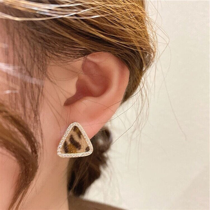 Wholesale Plating Alloy Copper Zircon Triangle Leather Earrings JDC-ES-AM001 Earrings 艾米 Wholesale Jewelry JoyasDeChina Joyas De China