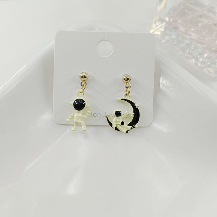 Wholesale star moon astronaut asymmetric S925 silver needle Earrings JDC-ES-HZQ009 Earrings 青之荷 Wholesale Jewelry JoyasDeChina Joyas De China