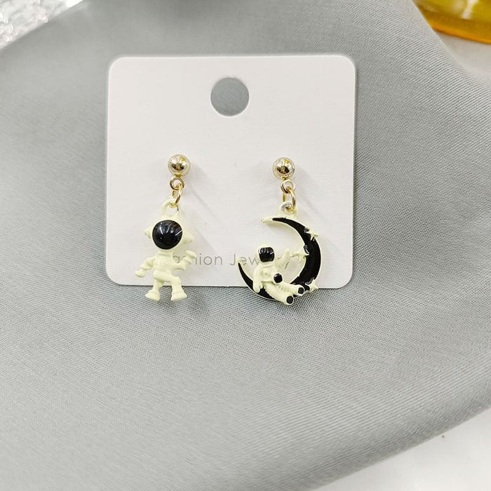 Wholesale star moon astronaut asymmetric S925 silver needle Earrings JDC-ES-HZQ009 Earrings 青之荷 Wholesale Jewelry JoyasDeChina Joyas De China